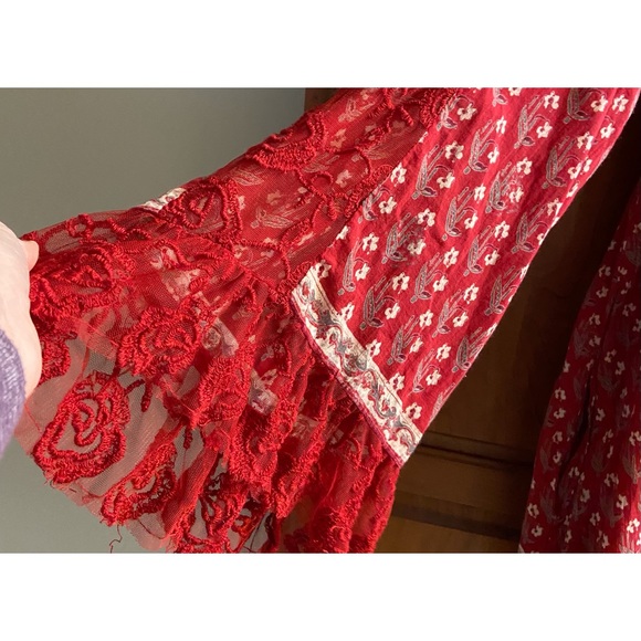 Free People boho mini red floral tunic dress with lace inserts and underlining - Picture 16 of 16